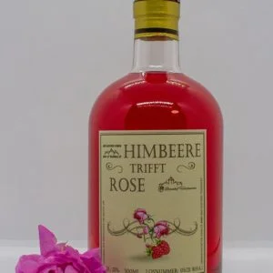 Himbeere Rosenlikör Flasche