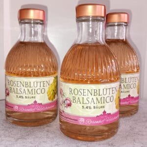 Flasche mit Rosenblütenbalsamico aus Thüringen