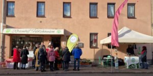 Bild von Außen -ERÖFFNUNG unserer ROSENHOFMANUFAKTUR