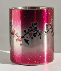 Produktbild 1 Trinkbecher mit Rosenmotiv aus Edelstahl mit Henkel