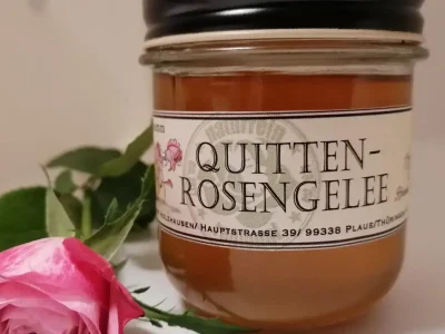 Quitten Rosen Gelee im Glas von vorne