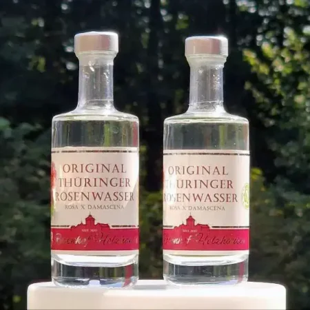 Flasche mit Rosenwasser naturrein 2024
